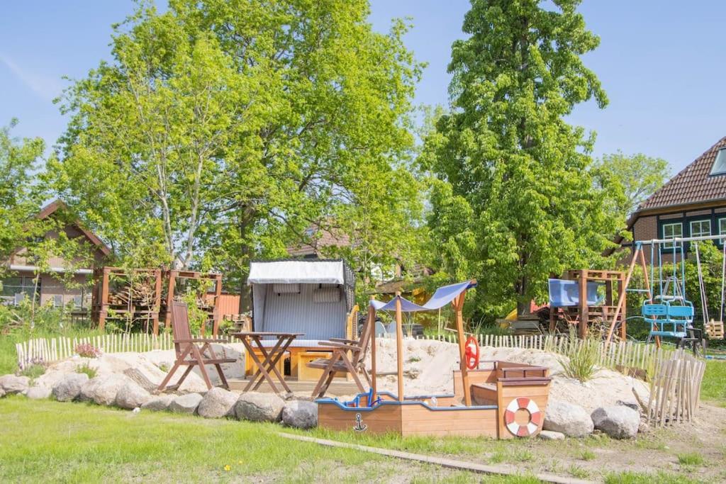 Ferienwohnungen Fehmarn Mit Parkplatz In Petersdorf Exterior foto
