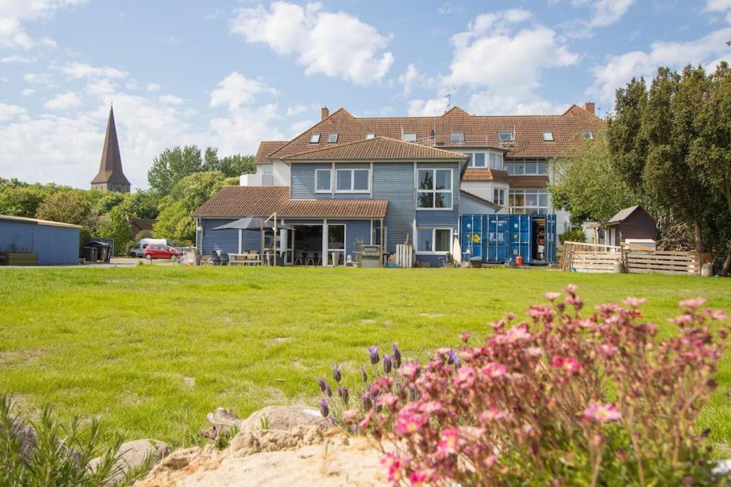 Ferienwohnungen Fehmarn Mit Parkplatz In Petersdorf Exterior foto