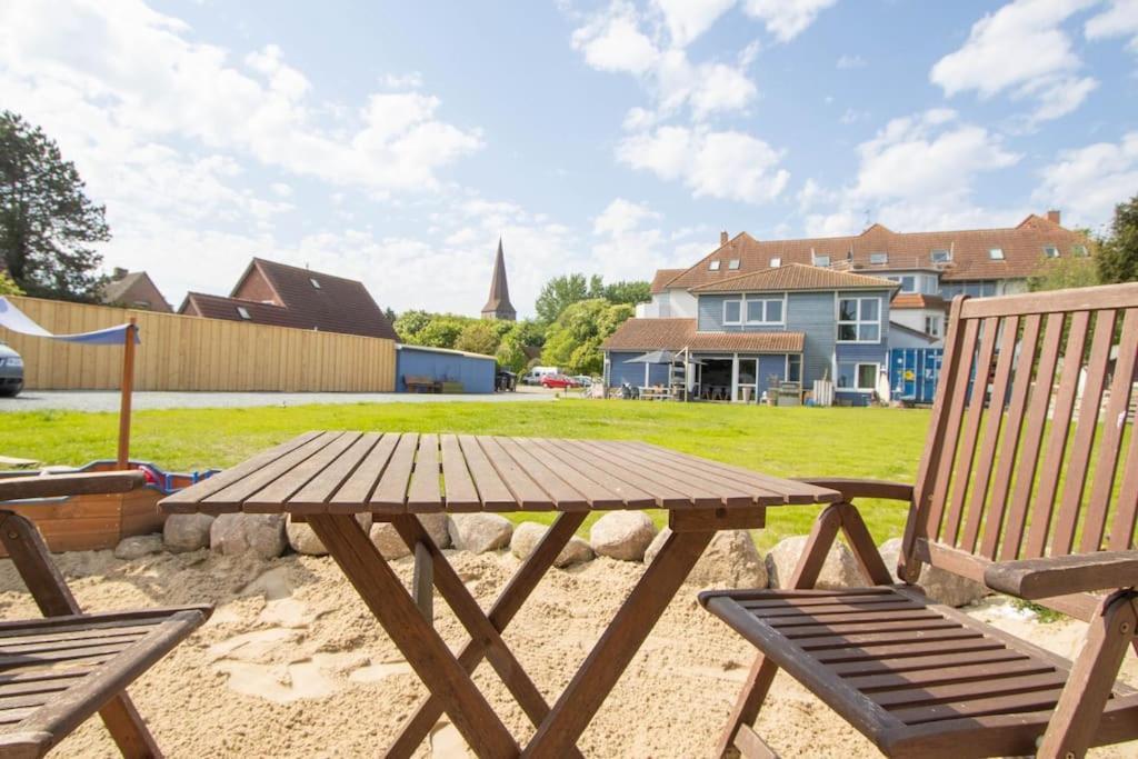 Ferienwohnungen Fehmarn Mit Parkplatz In Petersdorf Exterior foto